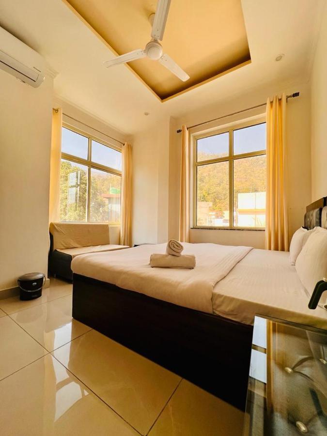 Hotel Paradise Palm Rishīkesh Zewnętrze zdjęcie