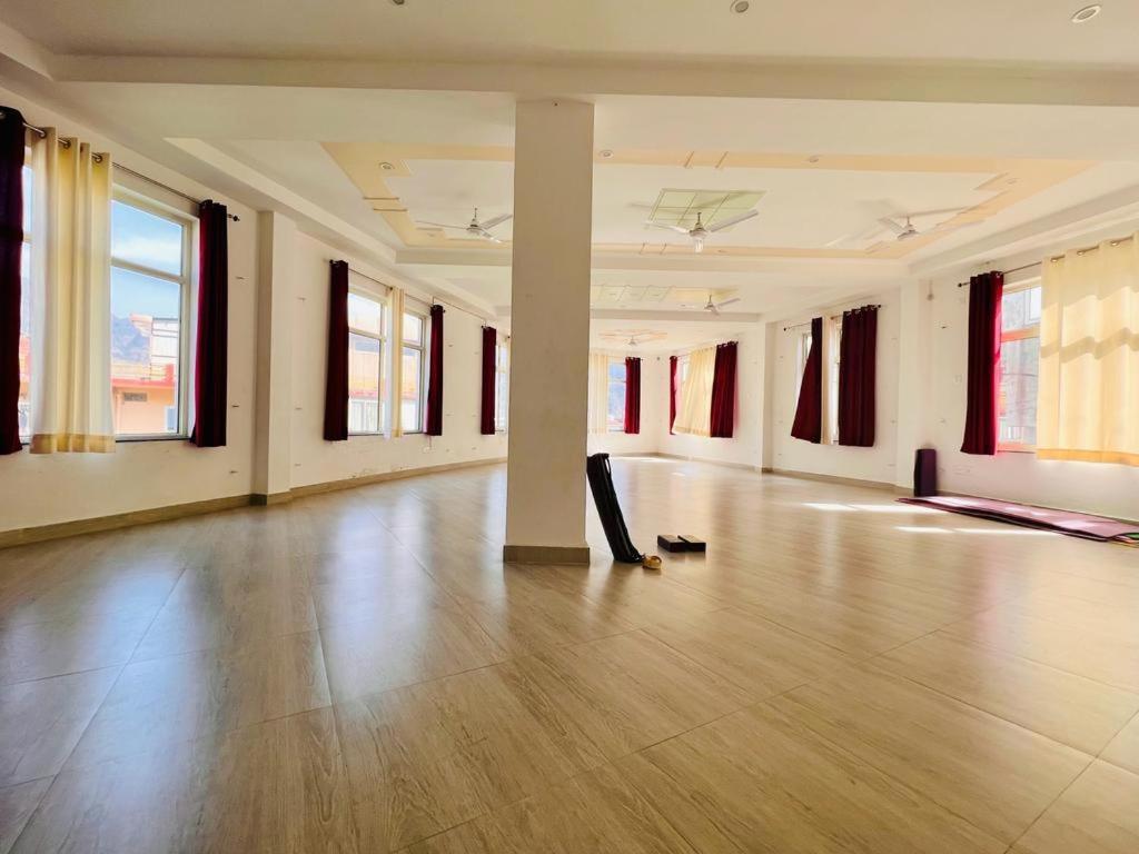 Hotel Paradise Palm Rishīkesh Zewnętrze zdjęcie